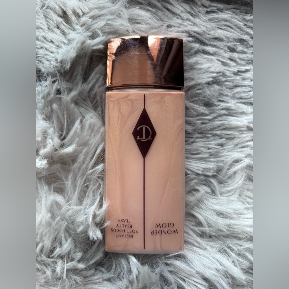 Charlotte Tilbury Wonder Glow Foundation